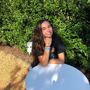 Meet your Posher, Olivia